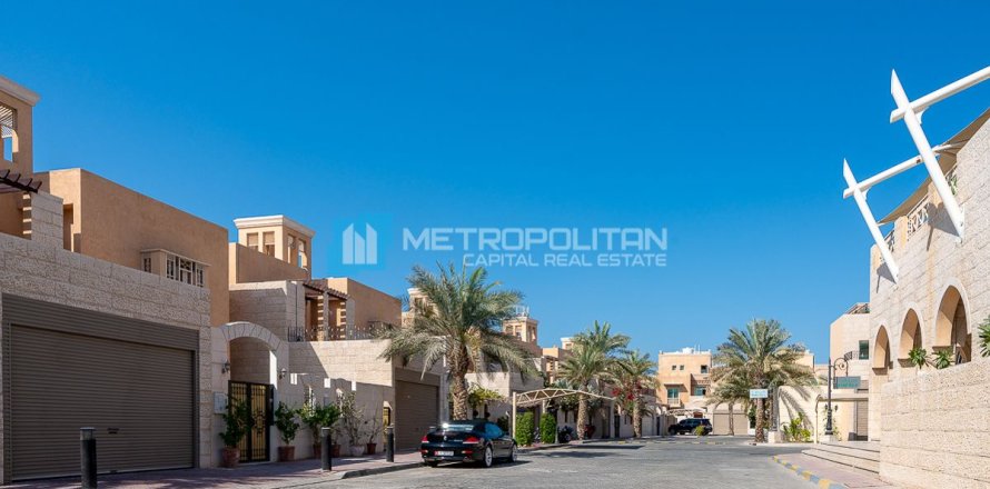 Huvila Al Mushrif, Abu Dhabi, Arabiemiraatit 11 makuuhuonetta, 1834.9 m2 № 662118