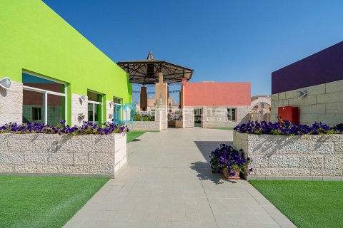 Huvila Al Mushrif, Abu Dhabi, Arabiemiraatit 11 makuuhuonetta, 1834.9 m2 № 662118 - kuva 6