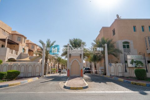 Huvila Al Mushrif, Abu Dhabi, Arabiemiraatit 11 makuuhuonetta, 1834.9 m2 № 662118 - kuva 10