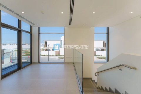 Shtëpi në qytet në Abu Dhabi, Emiratet e Bashkuara Arabe 3 dhoma gjumi, 228.7 m2. № 662121 - Foto 2