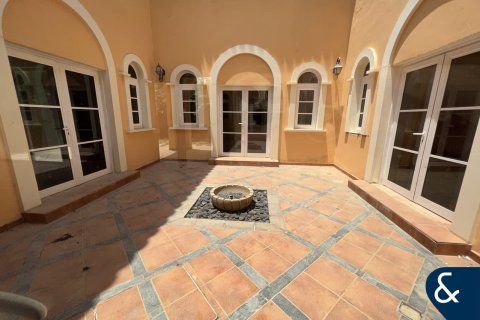 Vila v The Villa, Dubai, SAE 5 spální, 660 m2 č. 671443 - Fotografia 3