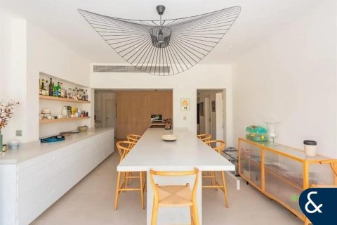 Meadows, Dubai, संयुक्त अरब अमीरात में विला, 5 बेडरूम, 458 वर्ग मीटर, संख्या 671444 - फ़ोटो 4