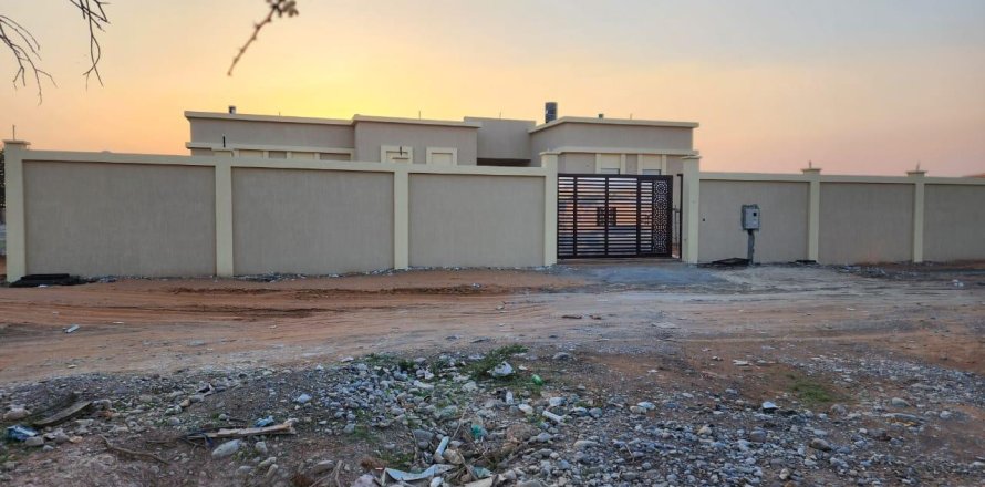 Villa in Seih Al Uraibi, Ras Al Khaimah, VAE 4 slaapkamers, 929 vr.m. nr 656912