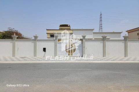 Villa te koop in Al Dhait, Ras Al Khaimah, VAE 4 slaapkamers, 418 vr.m., nr 656906 - foto 1