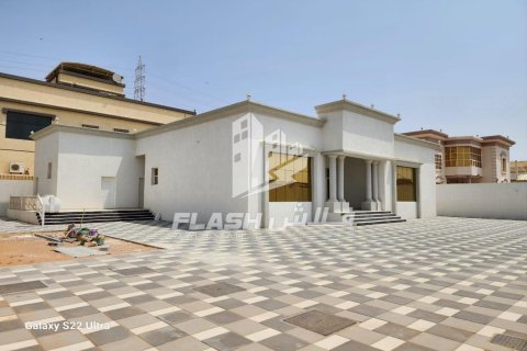 Villa te koop in Al Dhait, Ras Al Khaimah, VAE 4 slaapkamers, 418 vr.m., nr 656906 - foto 4