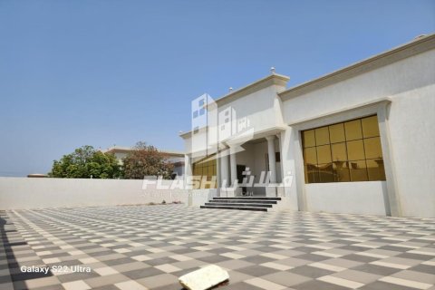 Villa te koop in Al Dhait, Ras Al Khaimah, VAE 4 slaapkamers, 418 vr.m., nr 656906 - foto 3
