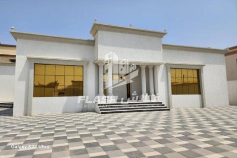 Villa te koop in Al Dhait, Ras Al Khaimah, VAE 4 slaapkamers, 418 vr.m., nr 656906 - foto 5