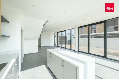 Dubai, संयुक्त अरब अमीरात में विला, 4 बेडरूम, 302.5 वर्ग मीटर, संख्या 685932 - फ़ोटो 7