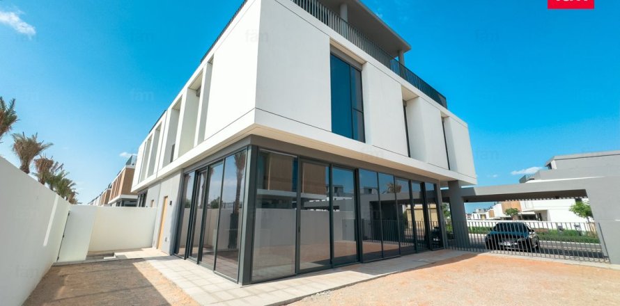 Dubai, संयुक्त अरब अमीरात में विला, 4 बेडरूम, 302.5 वर्ग मीटर, संख्या 685932