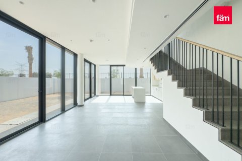 Dubai, संयुक्त अरब अमीरात में विला, 4 बेडरूम, 302.5 वर्ग मीटर, संख्या 685932 - फ़ोटो 8