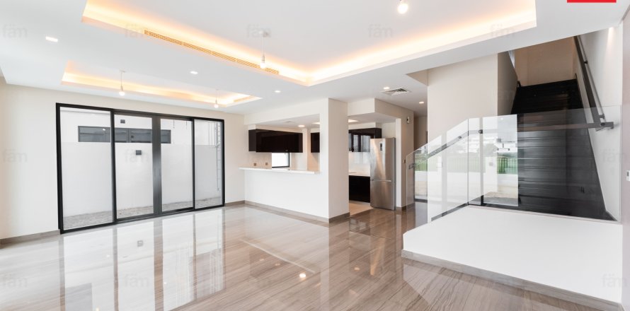 Villa em Dubai, EAU 6 quartos, 274.2 m2 № 685937