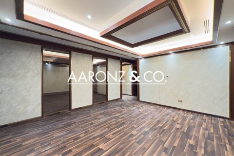 Oficina en alquiler en Business Bay, Dubai, EAU 198.7 m2 № 670623 - foto 13