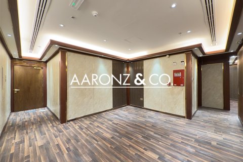 Oficina en alquiler en Business Bay, Dubai, EAU 198.7 m2 № 670623 - foto 16