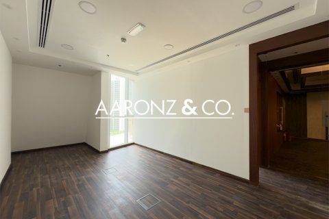 Oficina en alquiler en Business Bay, Dubai, EAU 198.7 m2 № 670623 - foto 3