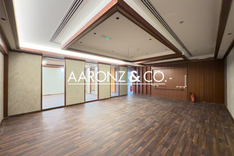 Oficina en alquiler en Business Bay, Dubai, EAU 198.7 m2 № 670623 - foto 1