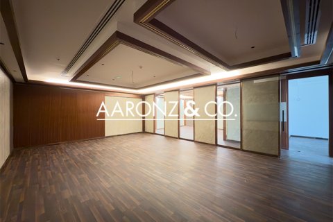 Oficina en alquiler en Business Bay, Dubai, EAU 198.7 m2 № 670623 - foto 5