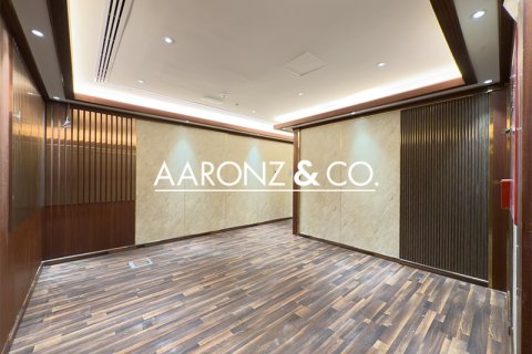 Oficina en alquiler en Business Bay, Dubai, EAU 198.7 m2 № 670623 - foto 11
