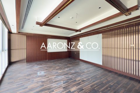 Oficina en alquiler en Business Bay, Dubai, EAU 198.7 m2 № 670623 - foto 12