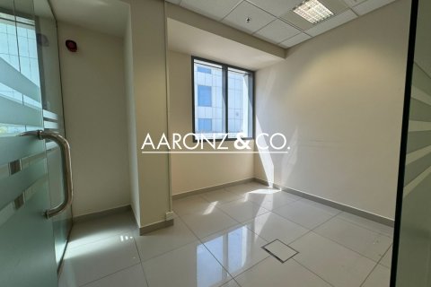 Kancelář v Dubai Investment Park, SAE 101.9 m² Č.: 670625 - fotografie 4