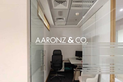 Oficina en alquiler en Business Bay, Dubai, EAU 281.5 m2 № 670622 - foto 9