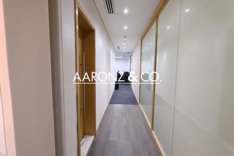 Oficina en alquiler en Business Bay, Dubai, EAU 254.9 m2 № 670620 - foto 5