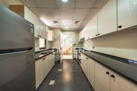 Shtëpi në qytet në Dubai, Emiratet e Bashkuara Arabe 3 dhoma gjumi, 175.03 m2. № 744101 - Foto 13