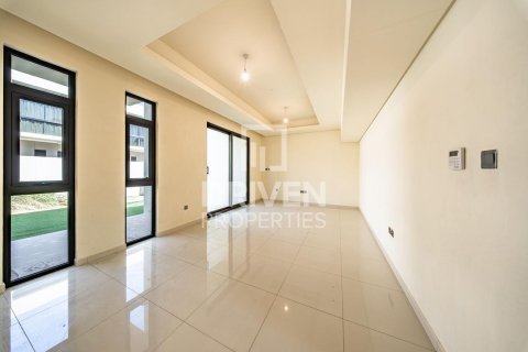 Shtëpi në qytet në Dubai, Emiratet e Bashkuara Arabe 3 dhoma gjumi, 175.03 m2. № 744101 - Foto 2