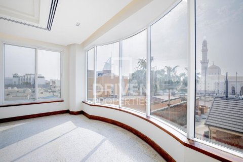 Umm Suqeim, Dubai, UAE의 임대용 빌라 침실 7개, 892제곱미터 번호 655369 - 사진 1