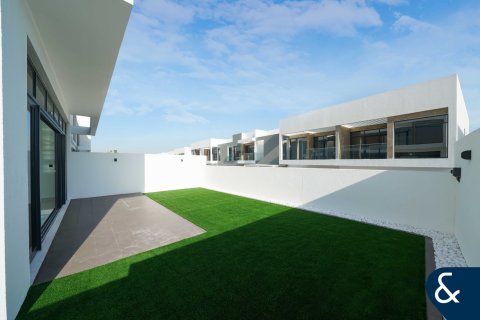 Villa itt: Jumeirah Golf Estates, Dubai, EAE, 4 hálószoba, 245 m², azonosító: 698128 - fénykép 18