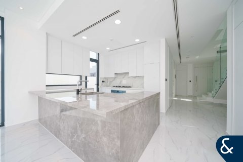 Villa itt: Jumeirah Golf Estates, Dubai, EAE, 4 hálószoba, 245 m², azonosító: 698128 - fénykép 4