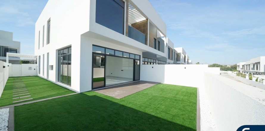 Villa itt: Jumeirah Golf Estates, Dubai, EAE, 4 hálószoba, 245 m², azonosító: 698128