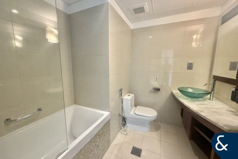 Appartamento in affitto a World Trade Center, Dubai, EAU 2 camere da letto, 162 mq. № 698127 - foto 10