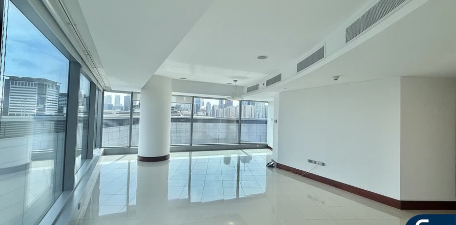 Appartamento a World Trade Center, Dubai, EAU 2 camere da letto, 162 mq. № 698127