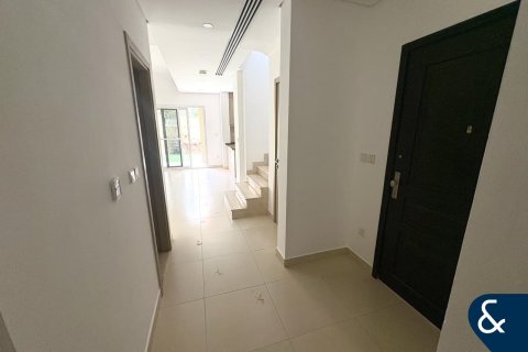 Villa til leje i Dubai Land, Dubai, UAE 2 soveværelser, 174 kvm № 698126 - foto 10