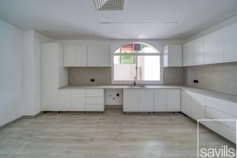 Villa sa Umm Suqeim, Dubai, UAE 5 silid-tulugan, 1839.48 sq.m. № 747841 - larawan 5
