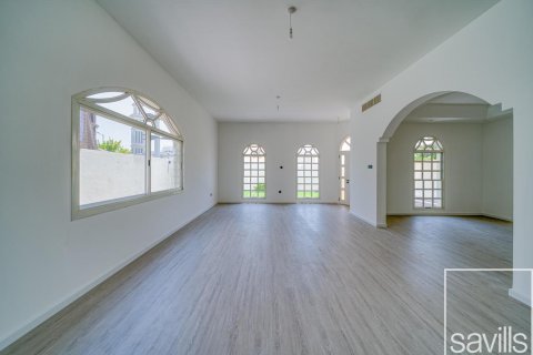 Villa sa Umm Suqeim, Dubai, UAE 5 silid-tulugan, 1839.48 sq.m. № 747841 - larawan 4