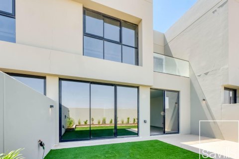 Řadový dům v Dubai Land, SAE 3 ložnice, 239.23 m² Č.: 747844