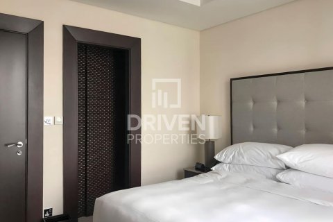 Huoneisto Downtown Dubai (Downtown Burj Dubai), Arabiemiraatit 2 makuuhuonetta, 176.7 m2 № 755709 - kuva 8