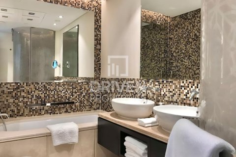 Huoneisto Downtown Dubai (Downtown Burj Dubai), Arabiemiraatit 2 makuuhuonetta, 176.7 m2 № 755709 - kuva 19
