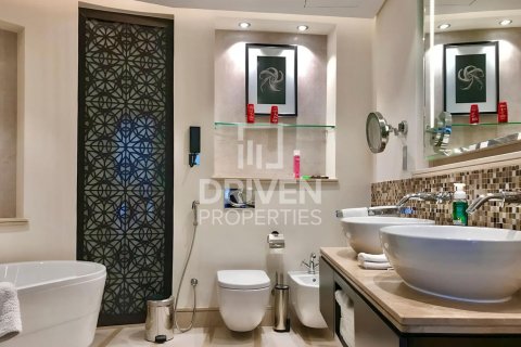 Huoneisto Downtown Dubai (Downtown Burj Dubai), Arabiemiraatit 2 makuuhuonetta, 176.7 m2 № 755709 - kuva 20