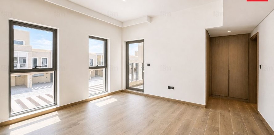 Σπίτι σε Dubai, ΗΑΕ 4 υπνοδωμάτια, 144 τ.μ. Αρ. 769235