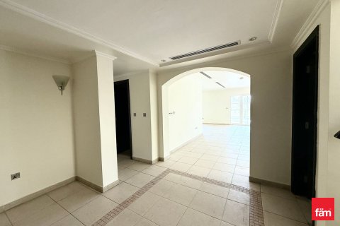 Villa para arrendamento em Jumeirah Park, Dubai, EAU 3 quartos, 522.9 m2 № 644887 - foto 6