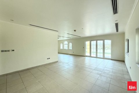 Villa para arrendamento em Jumeirah Park, Dubai, EAU 3 quartos, 522.9 m2 № 644887 - foto 3