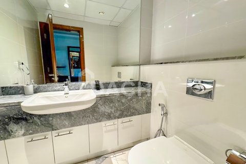 Apartamento en venta en Business Bay, Dubai, EAU 2 dormitorios, 140 m2 № 706920 - foto 8