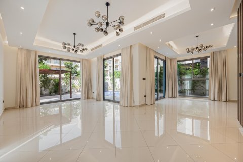Βίλα σε Muwaileh Commercial, Sharjah, ΗΑΕ 4 υπνοδωμάτια, 444.08 τ.μ. Αρ. 748516 - φωτογραφία 4