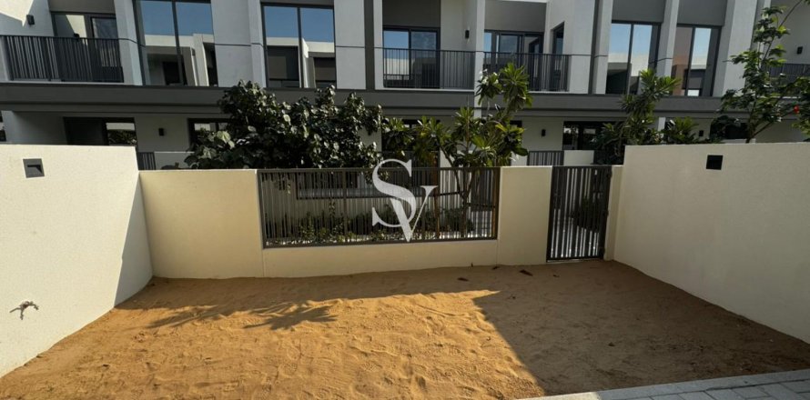 Maison de ville à Tilal Al Ghaf, Dubai, EAU: 3 chambres, 140 m2 № 677258