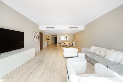 Casa urbana para venda em Al Raha Beach, Abu Dhabi, EAU 3 quartos, 377.09 m2 № 748210 - foto 2