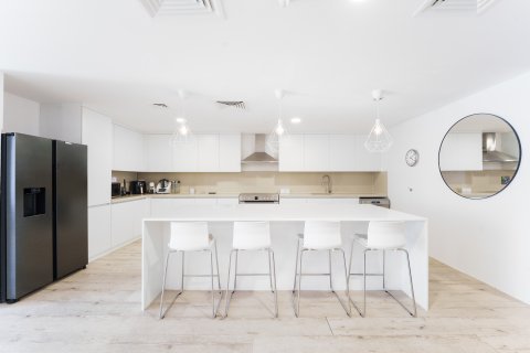 Casa urbana para venda em Al Raha Beach, Abu Dhabi, EAU 3 quartos, 377.09 m2 № 748210 - foto 4
