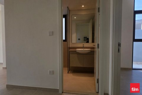 Villetta a schiera in affitto a Dubai, EAU 4 camere da letto, 257.2 mq. № 702361 - foto 8