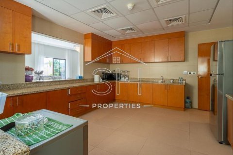 Müüa villa asukohaga Dubai, AÜE: 5 magamistoaga, 470.6 m² Nr 511964 - pilt 17